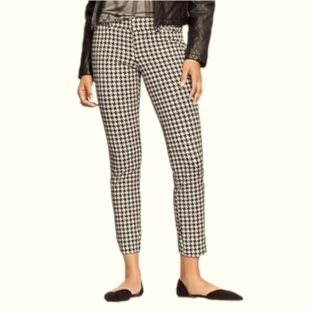 Old Navy Pants Pixie  Cropped Black and White check mid-rise Size 12 Regular